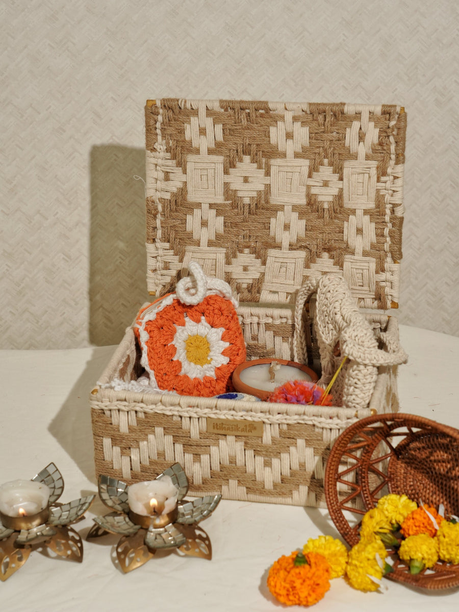 Zoya Itihasikala Gift Box