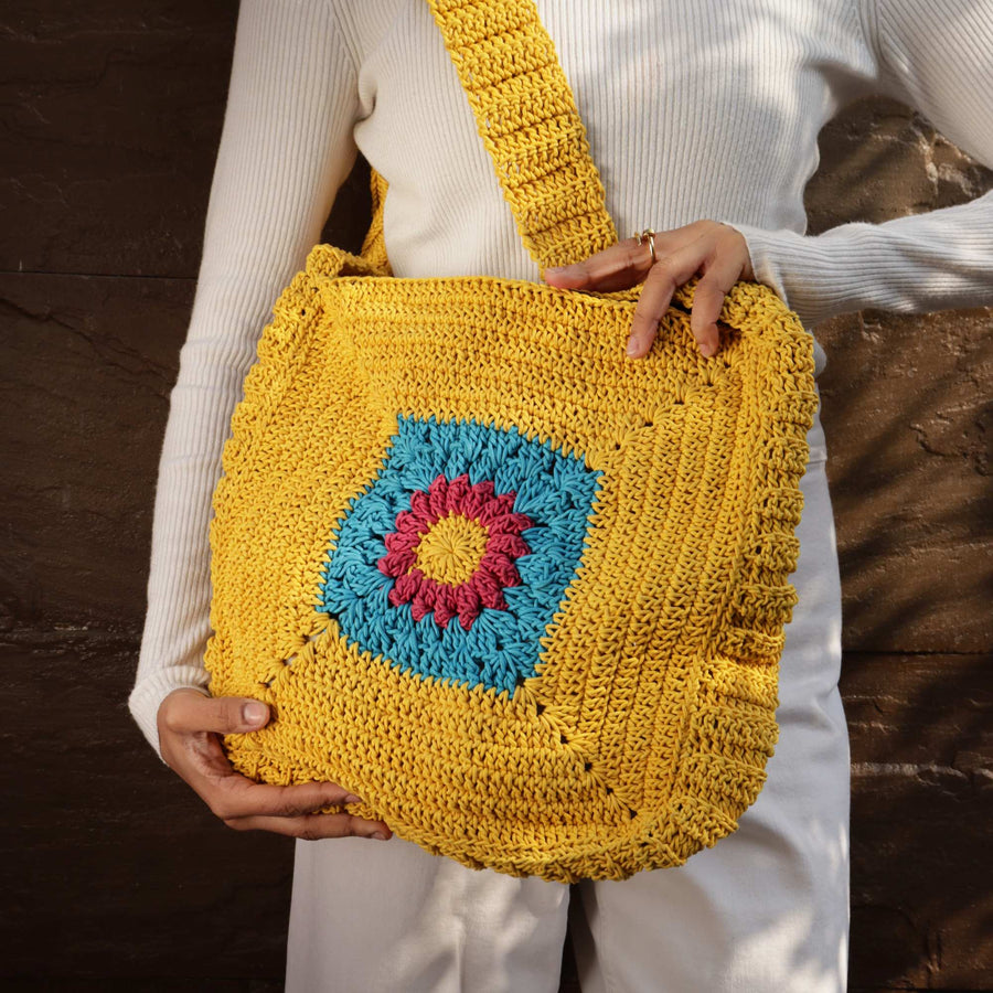 Chrysanthemum Quad Spirit-Crochet Crossbody Bag