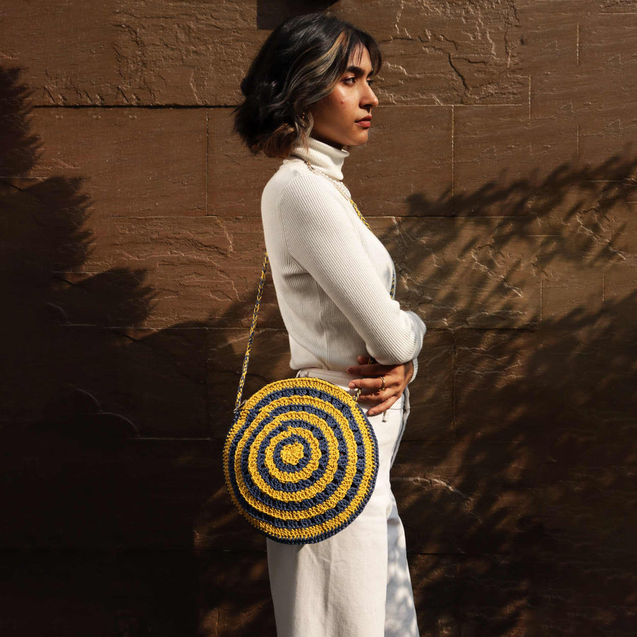 Swirl Sling 02