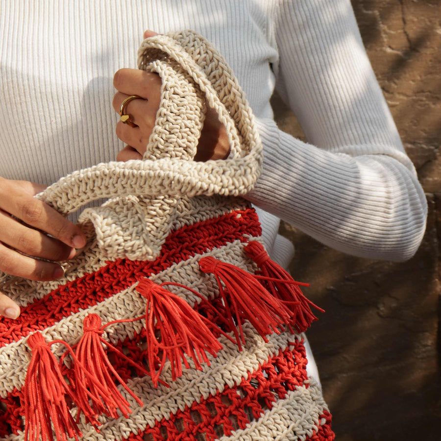 Tasseled R/W Crochet Shoulder Bag