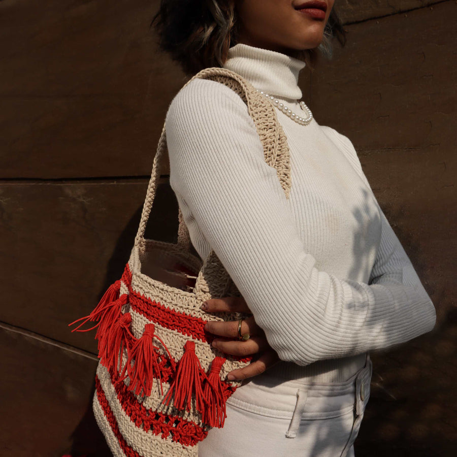 Tasseled R/W Crochet Shoulder Bag