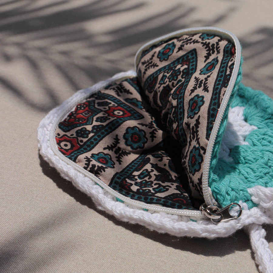 Blue Daisy Crochet Wristlet