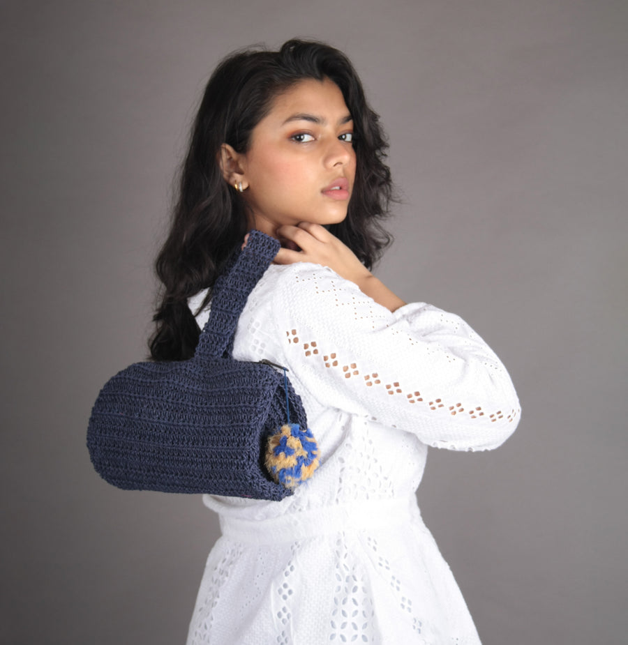 Duffel Crochet Hand Pouch