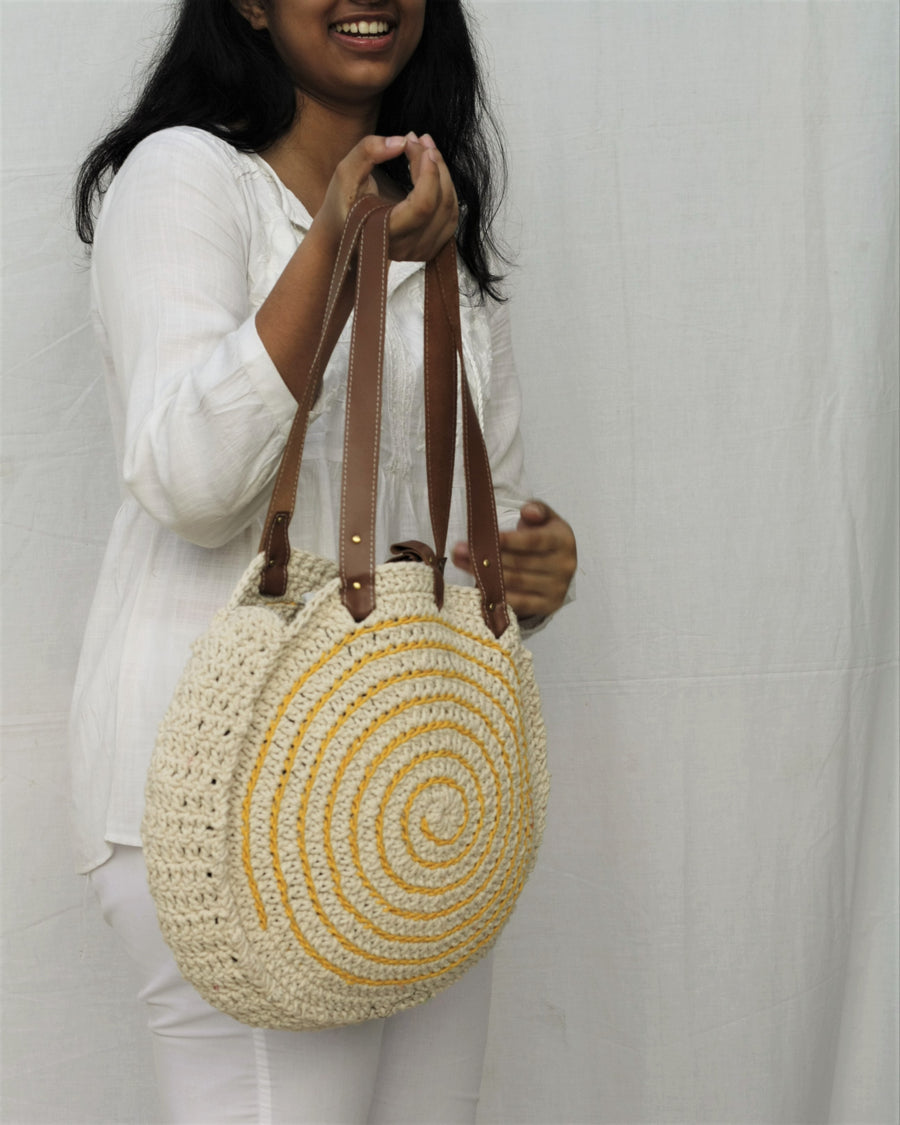 United urbane Crochet Shoulder Bag